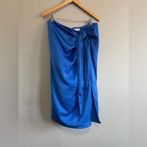 NWOT BCBG New York Blue Sarong Midi Wrap Skirt with Front Slit | Size: L - Picture 3 of 5